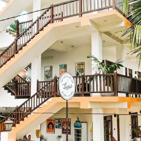 Lucky'S Surf Camp Bed & Breakfast เวลิกามา ภายนอก รูปภาพ