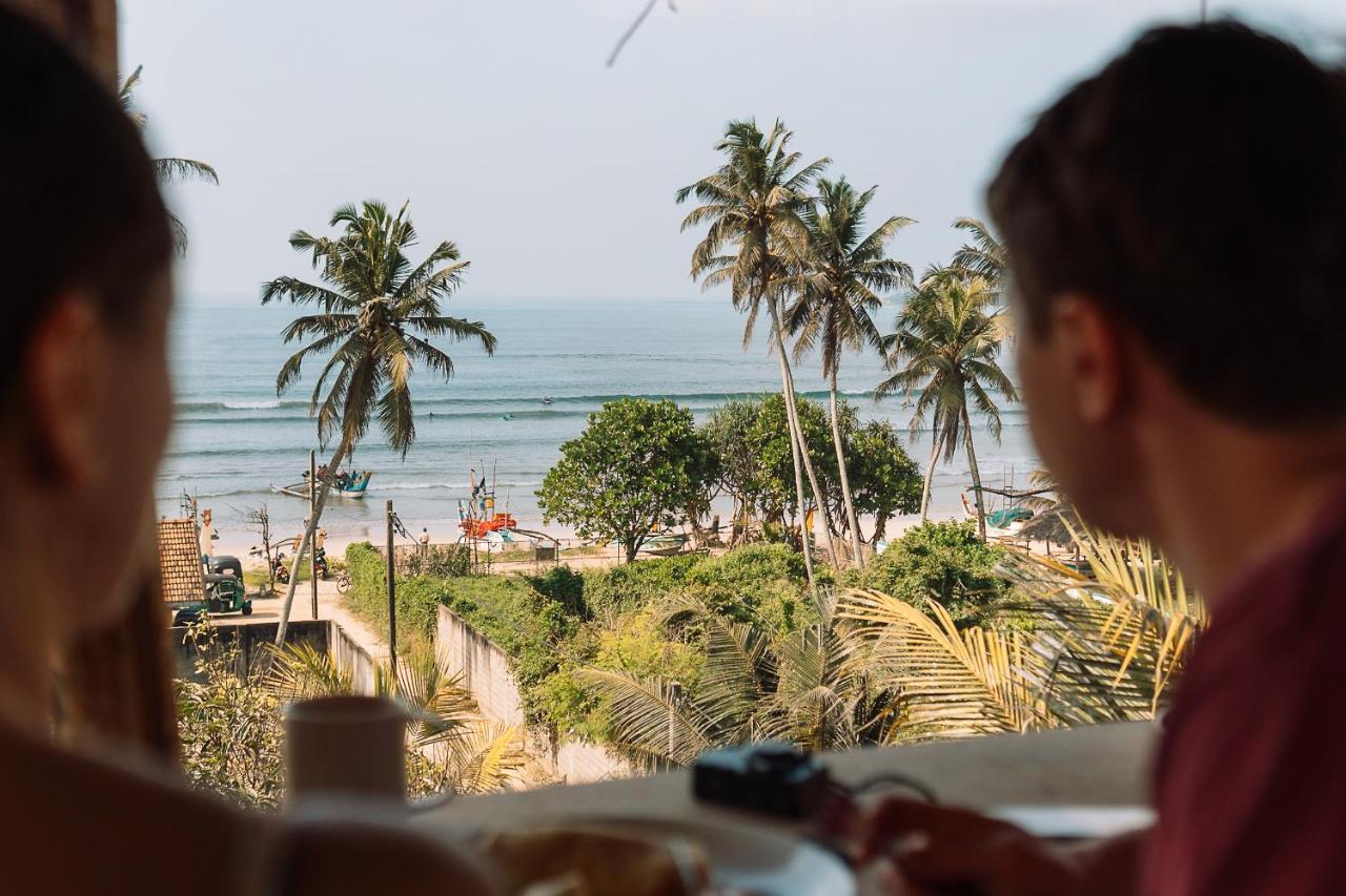 Lucky'S Surf Camp Bed & Breakfast เวลิกามา ภายนอก รูปภาพ