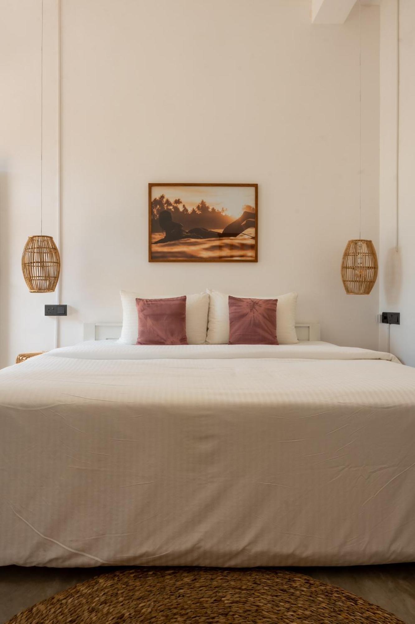 Lucky'S Surf Camp Bed & Breakfast เวลิกามา ภายนอก รูปภาพ