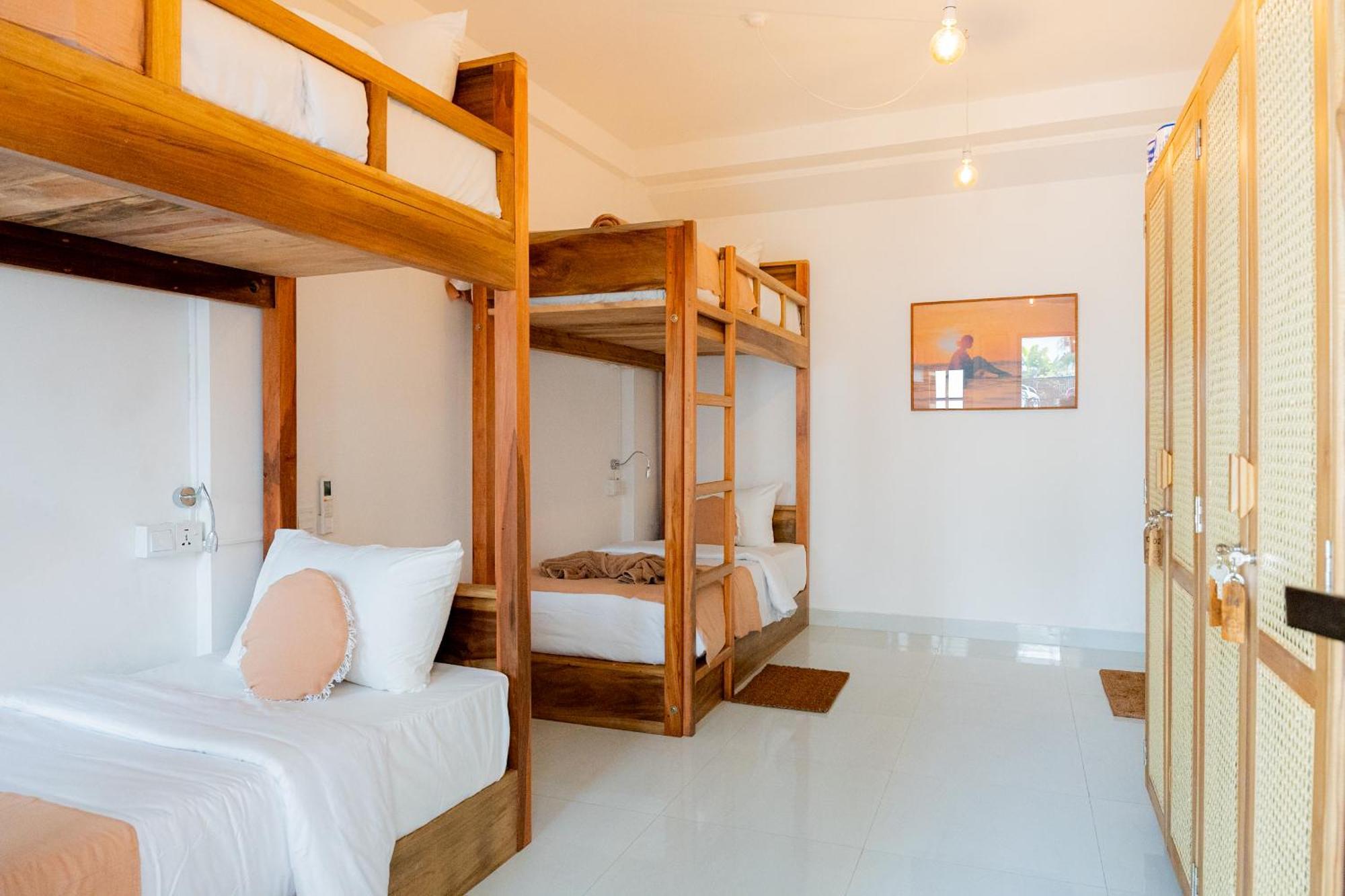 Lucky'S Surf Camp Bed & Breakfast เวลิกามา ภายนอก รูปภาพ