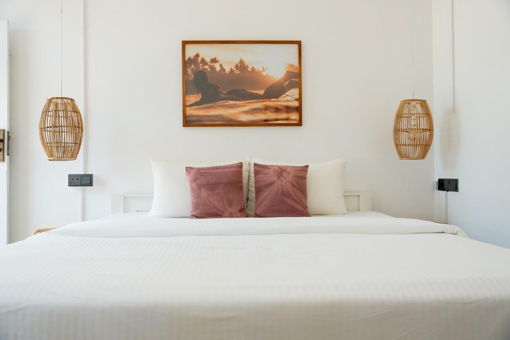 Lucky'S Surf Camp Bed & Breakfast เวลิกามา ภายนอก รูปภาพ