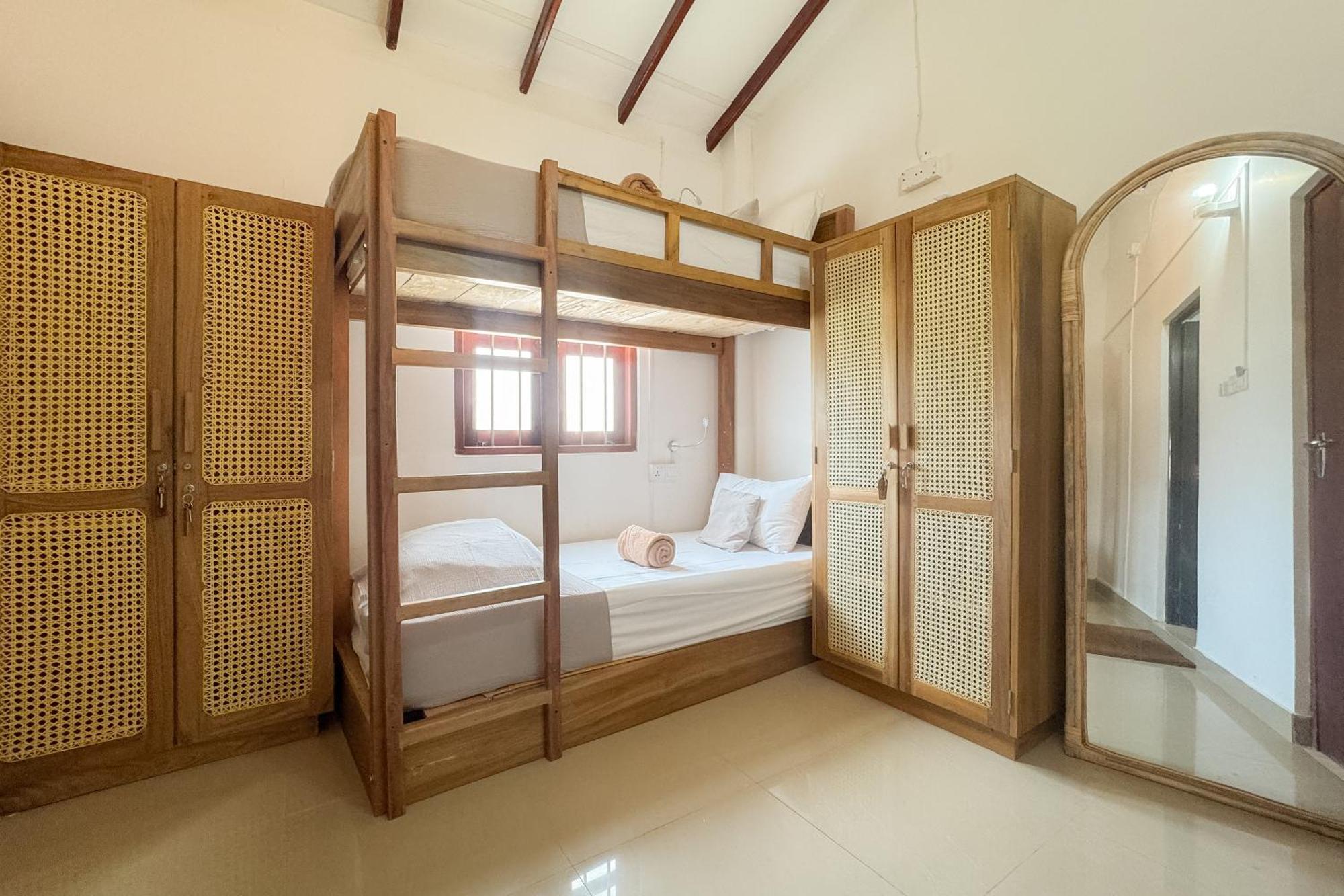 Lucky'S Surf Camp Bed & Breakfast เวลิกามา ภายนอก รูปภาพ