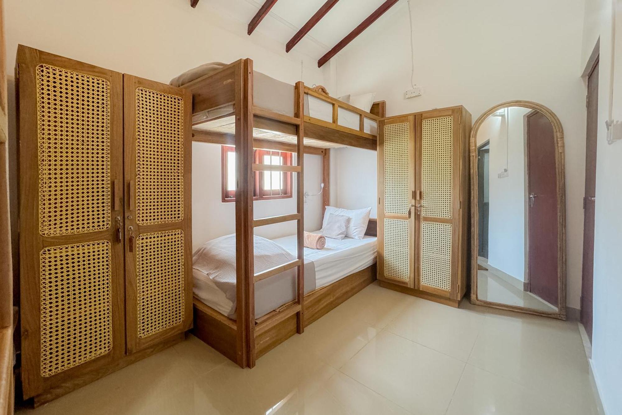 Lucky'S Surf Camp Bed & Breakfast เวลิกามา ภายนอก รูปภาพ